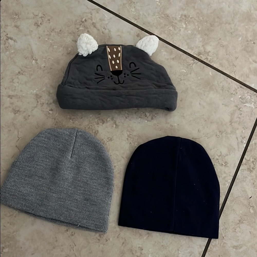Gray and Black Knit Beanie Set with Animal Design
